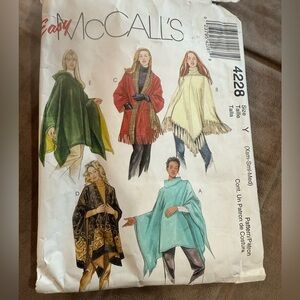 Women's Patterned Poncho easy McCalls 4228 pattern Size y (Xsm, sm med)
